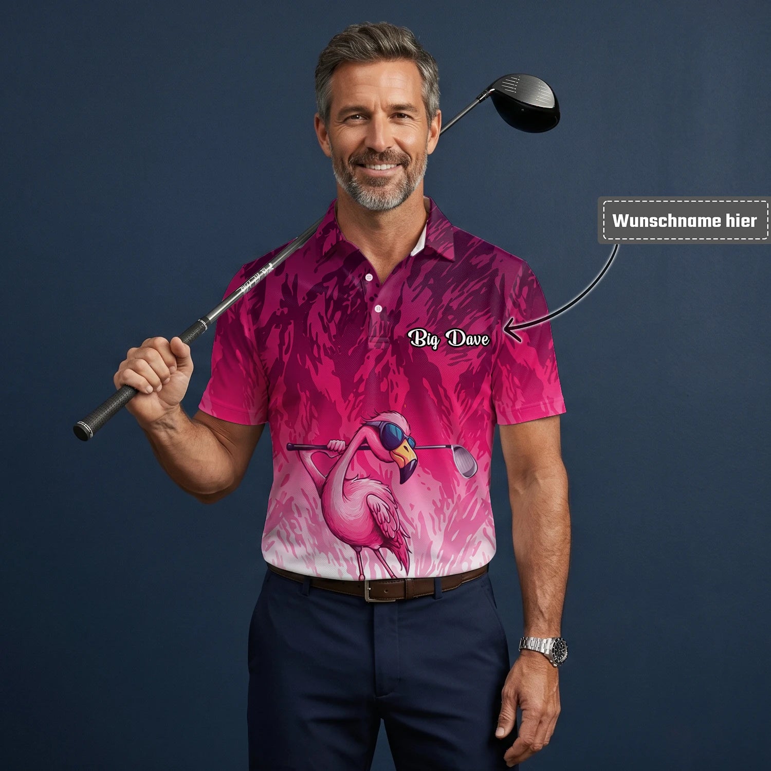 Personalisiertes Golf Poloshirt in Rosa mit Flamingo-Golfer und Farbklecks für Herren R4990