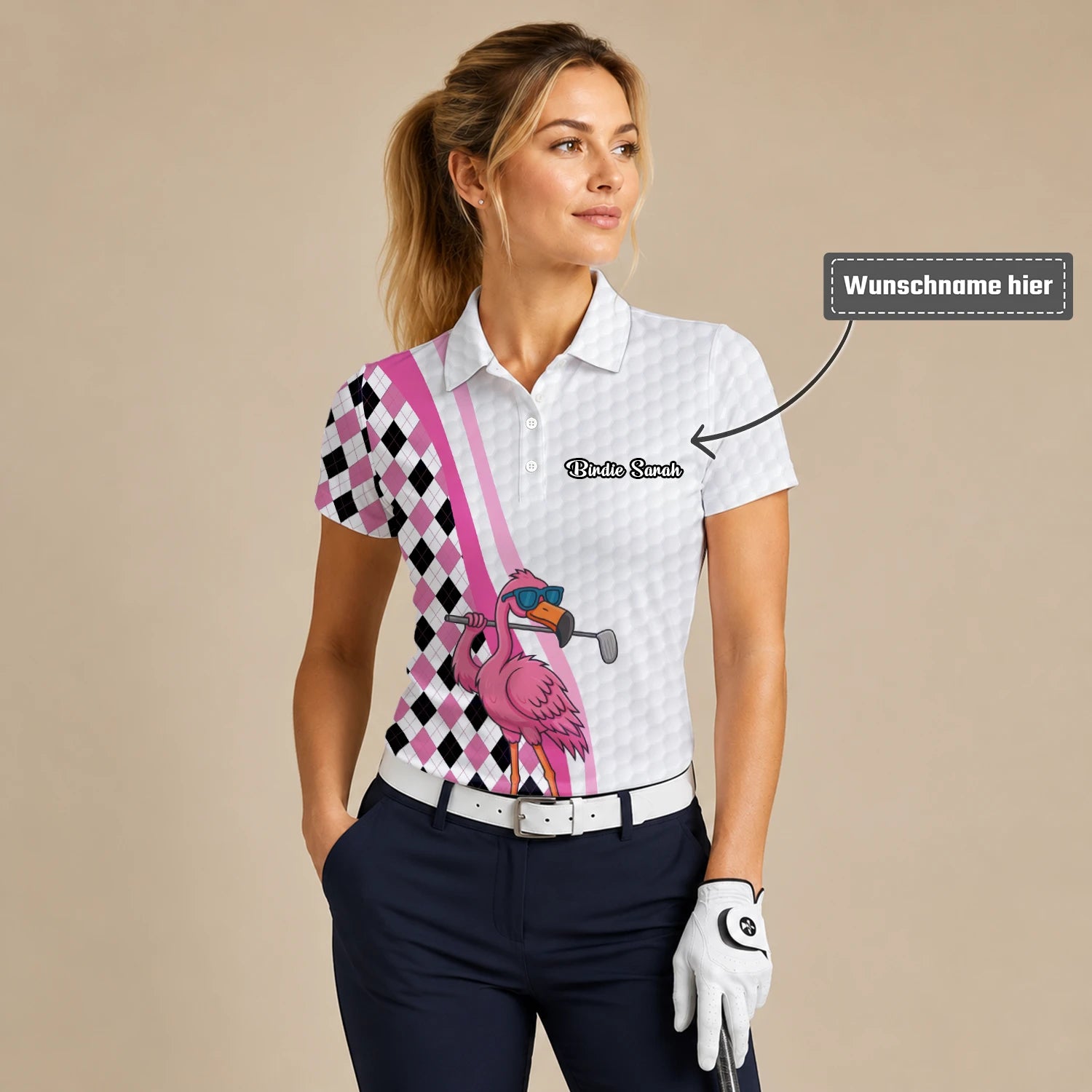 Personalisiertes Golf Poloshirt in Weiß-Rosa mit Flamingo-Golfer und Rautenmuster für Damen G3697