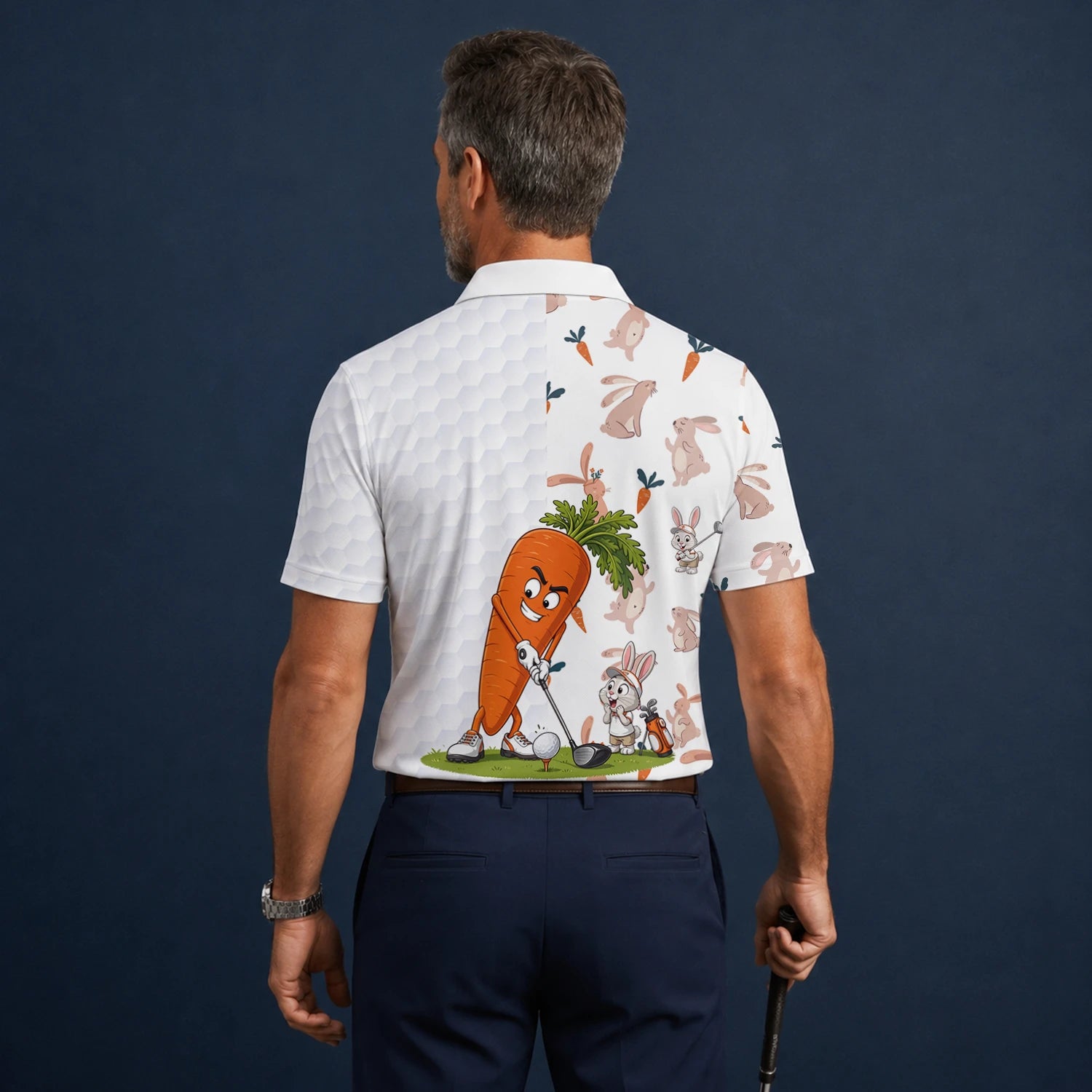 Personalisiertes Golf Poloshirt Weiß Karotten Hase Golfer Cartoon Design für Herren Y6359