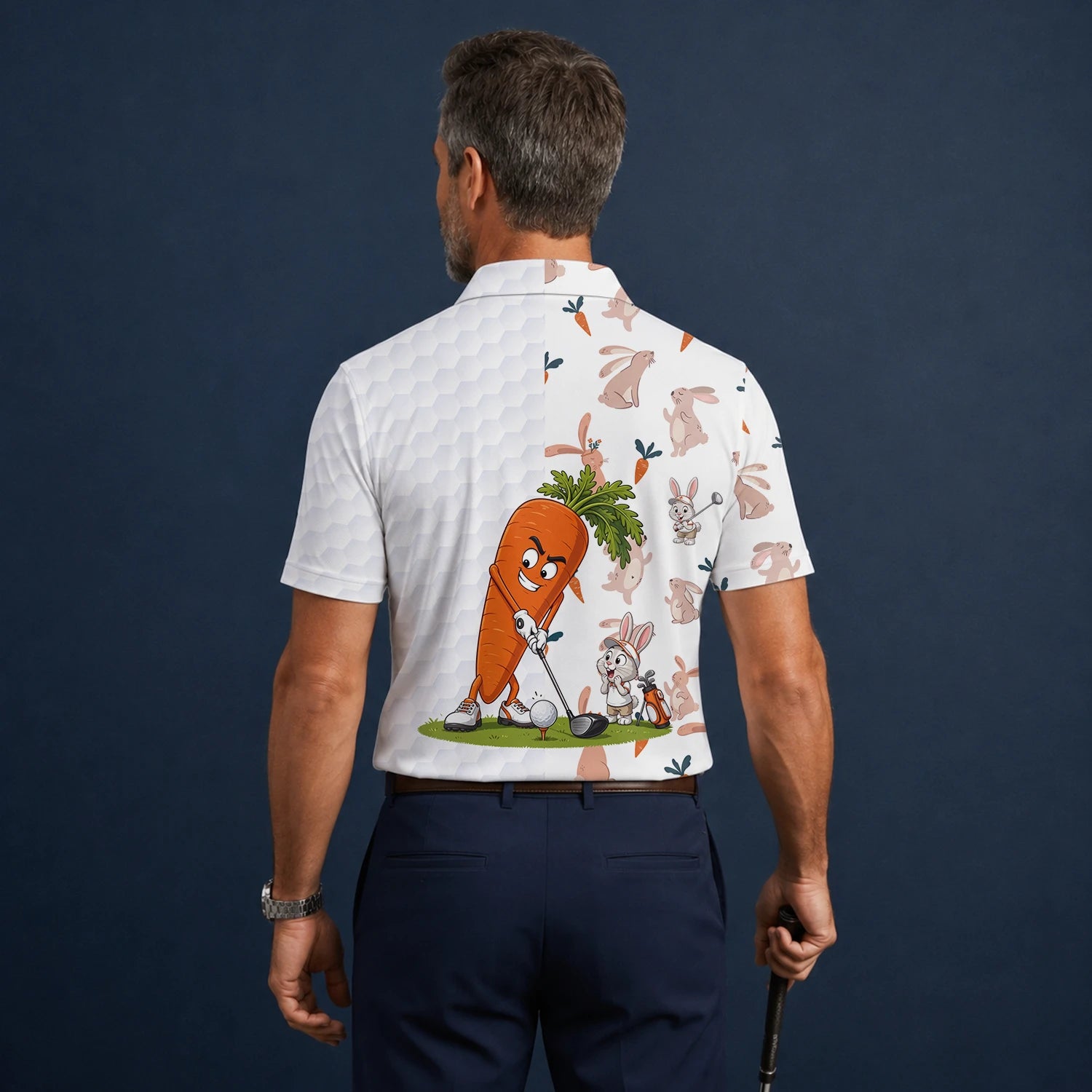 Personalisiertes Golf Poloshirt Weiß Karotten Hase Golfer Cartoon Design für Herren Y6359