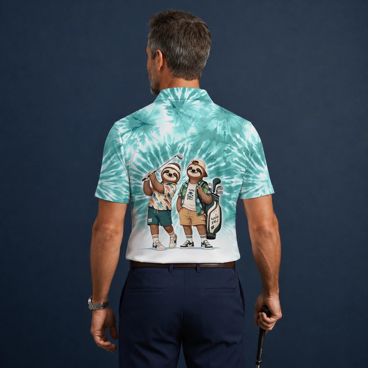 Personalisiertes Golf Poloshirt Türkis Faultier Golfer Cartoon Design für Herren C1614