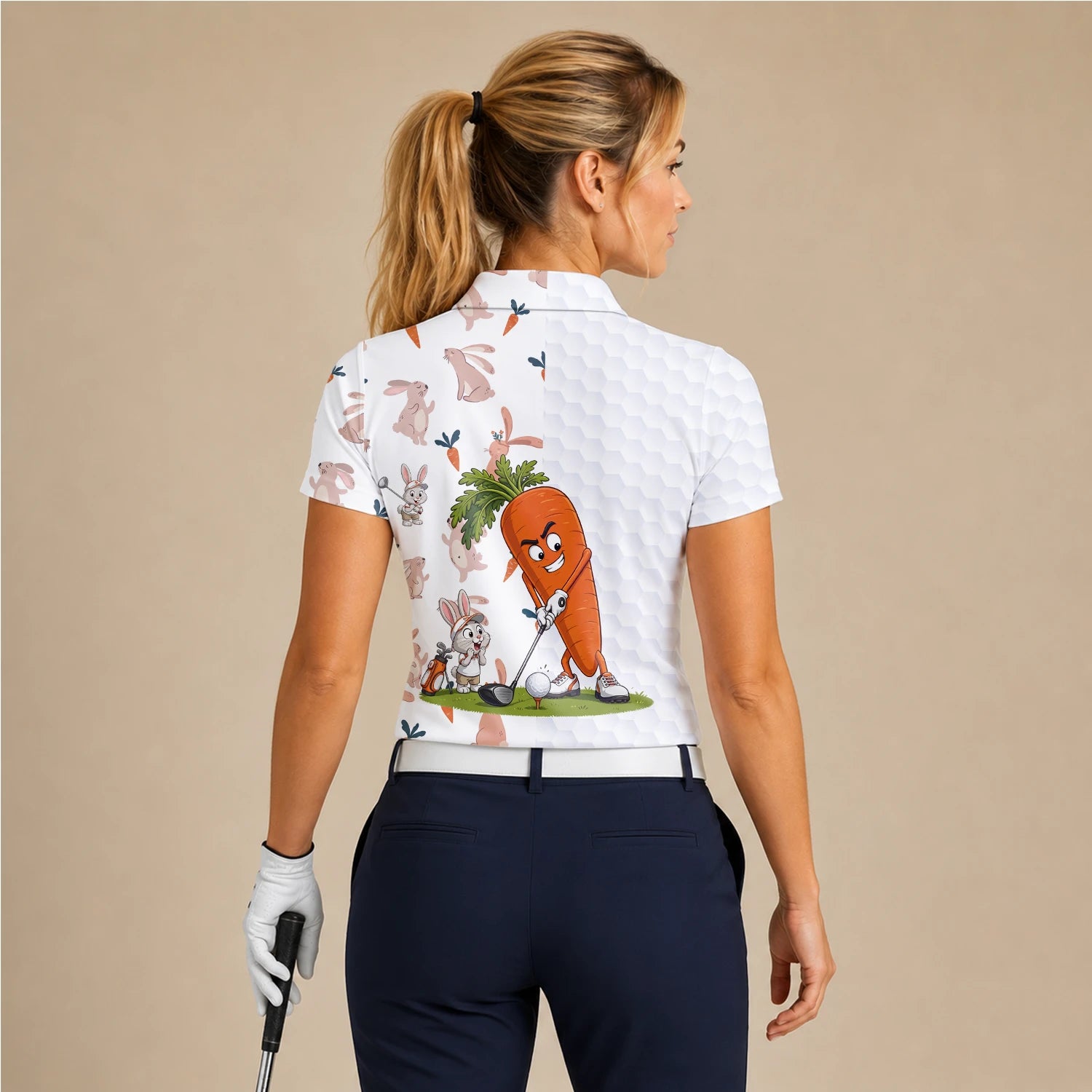 Personalisiertes Golf Poloshirt Weiß Karotten Hase Golfer Cartoon Design für Damen Y6359