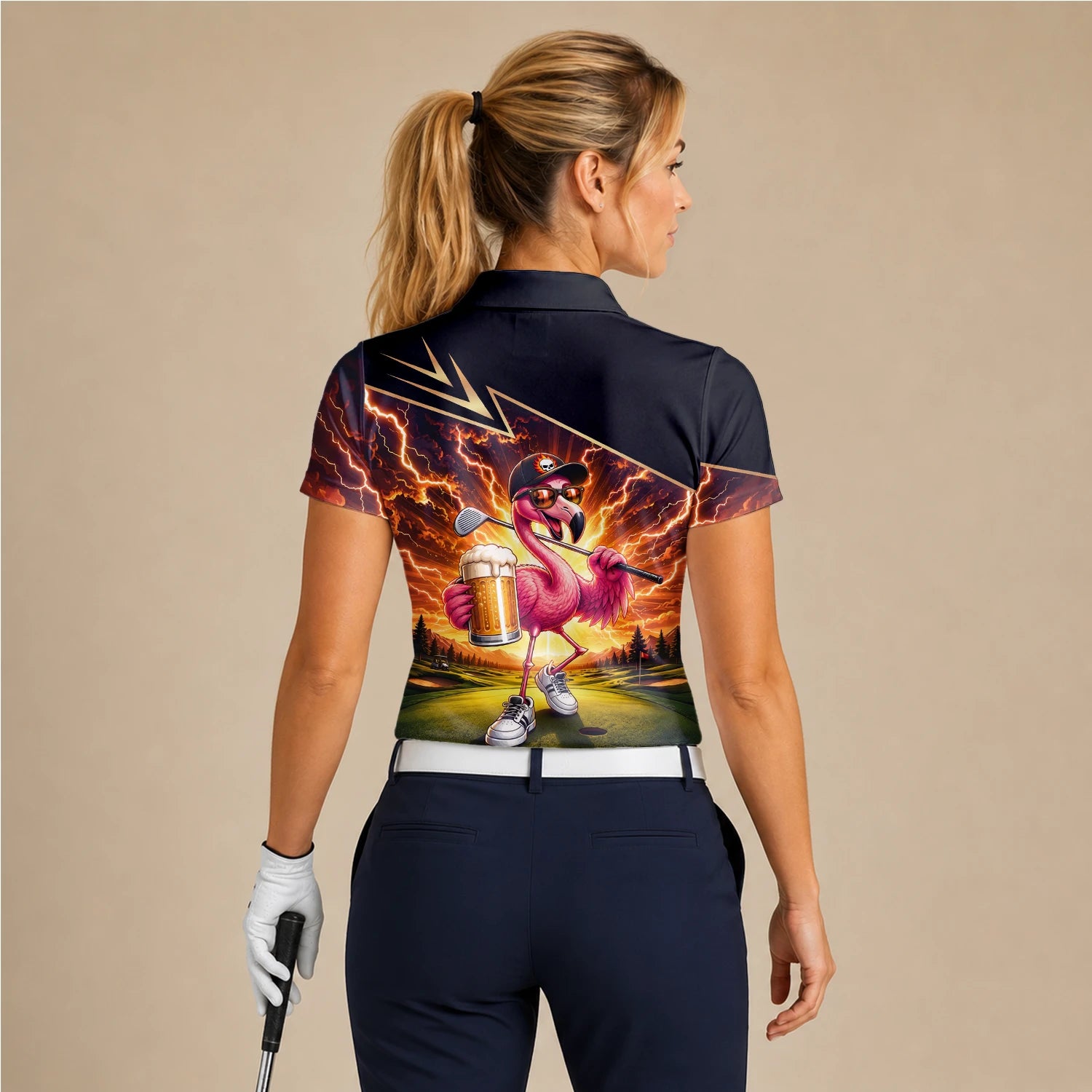 Personalisiertes Golf Poloshirt Schwarz Orange Flamingo Bier Golfer Blitz Design für Damen E3673