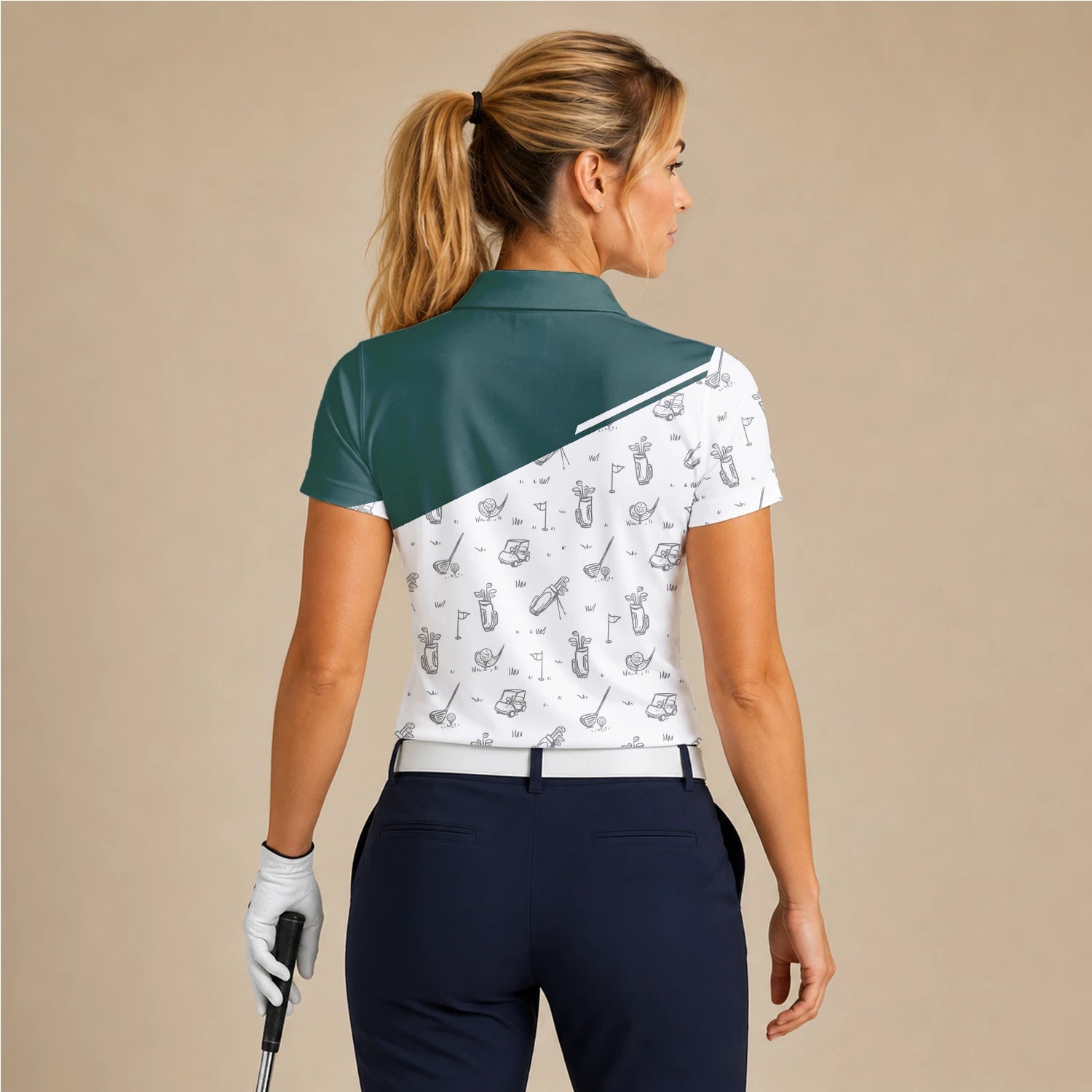 Personalisiertes Golf Poloshirt Grün Weißes Golfschläger Skizzen Design für Damen L9936