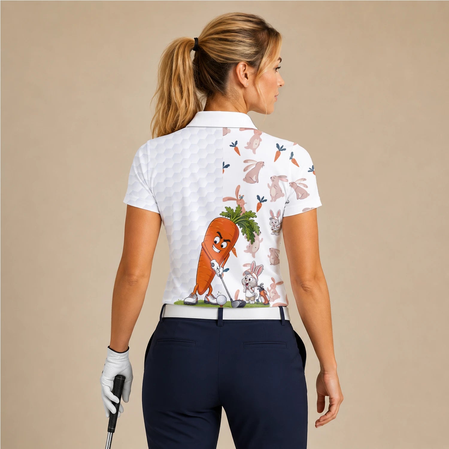 Personalisiertes Golf Poloshirt Weiß Karotten Hase Golfer Cartoon Design für Damen Y6359