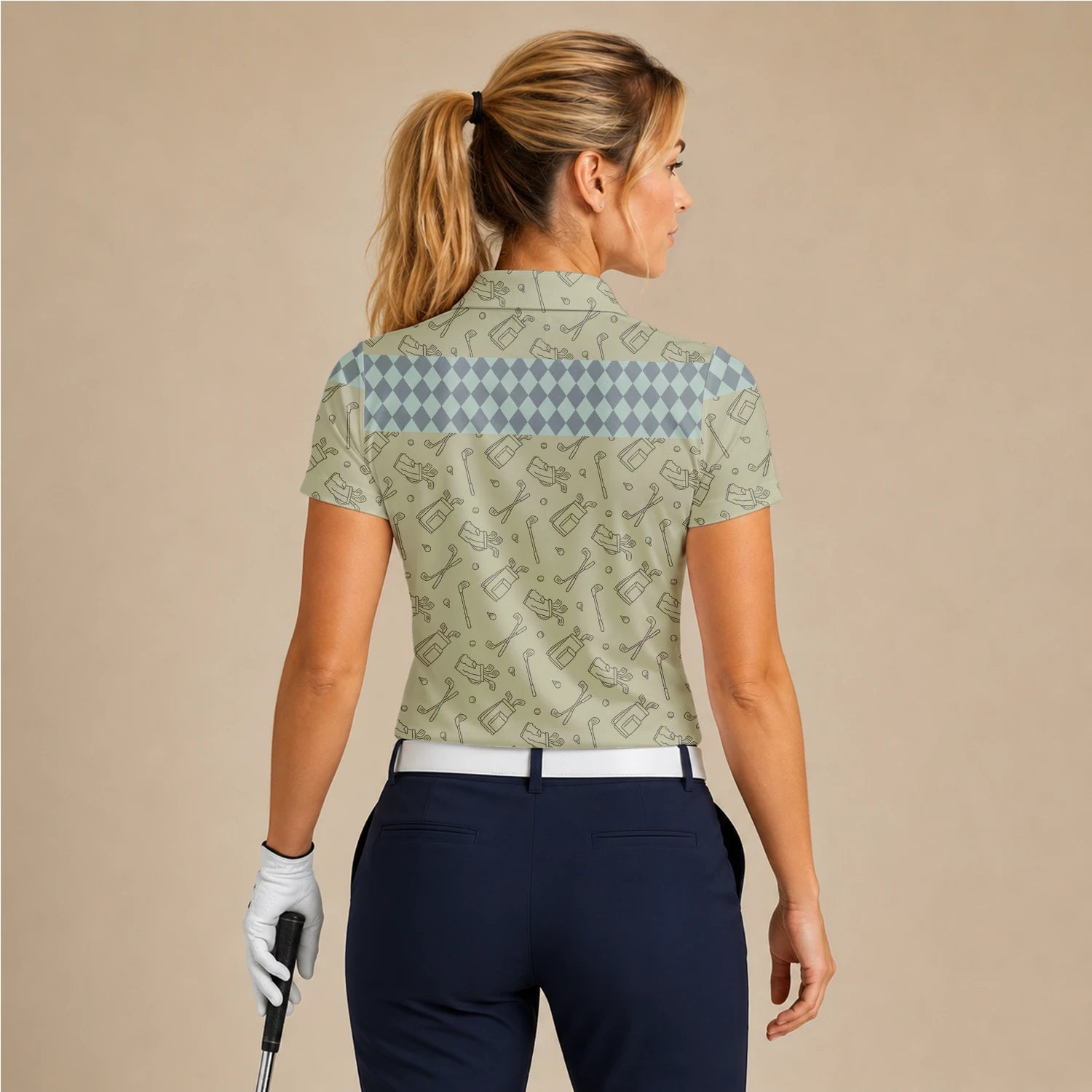 Personalisiertes Golf Poloshirt Khaki Golfschläger Skizzen Rauten Design für Damen K5983