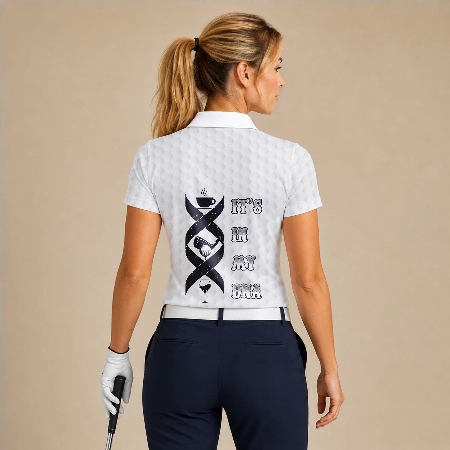Personalisiertes Golf Poloshirt Weißes Golf In My DNA Spruch Design für Damen W3018