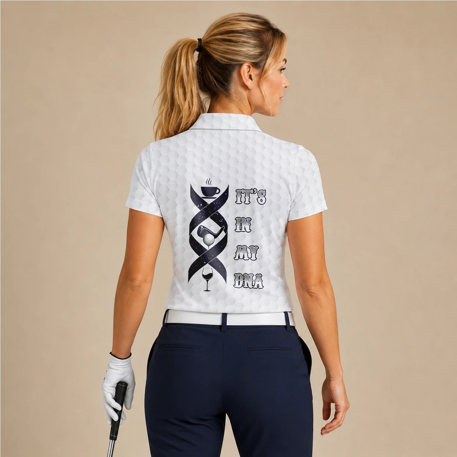 Personalisiertes Golf Poloshirt Weißes Golf In My DNA Spruch Design für Damen W3018
