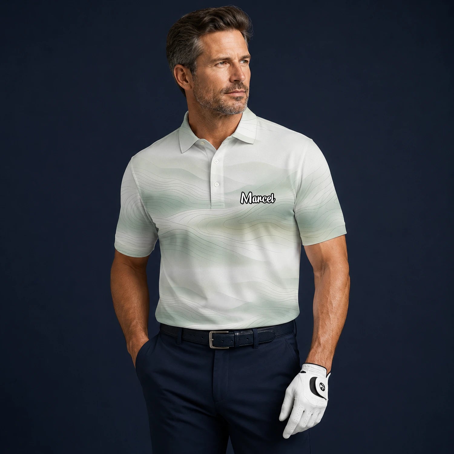 Personalisiertes Golf Poloshirt Weiß Salbeigrünes Abstraktes Wellen Design für Herren F8070