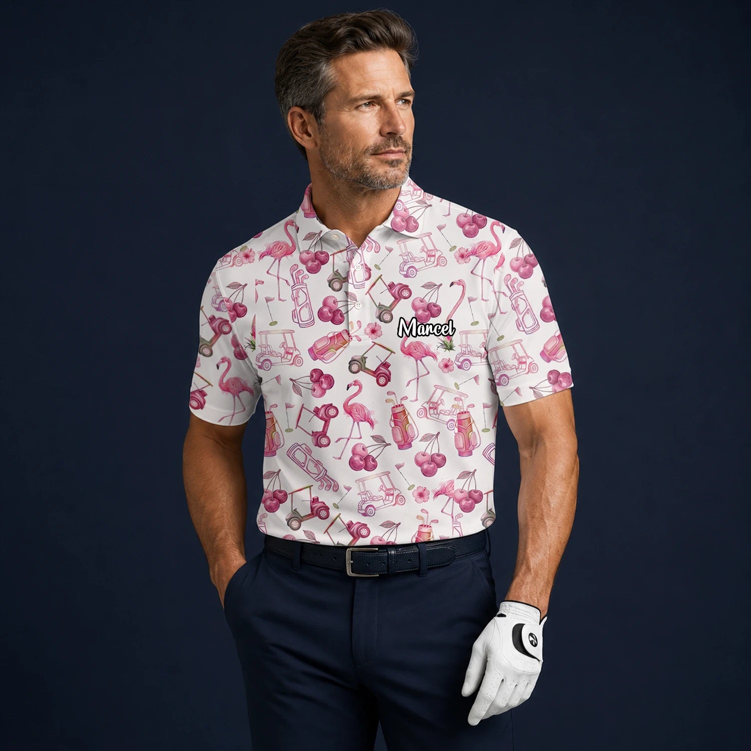 Personalisiertes Golf Poloshirt Creme Rosa Flamingo Golfcart Cocktail Design für Herren T9296