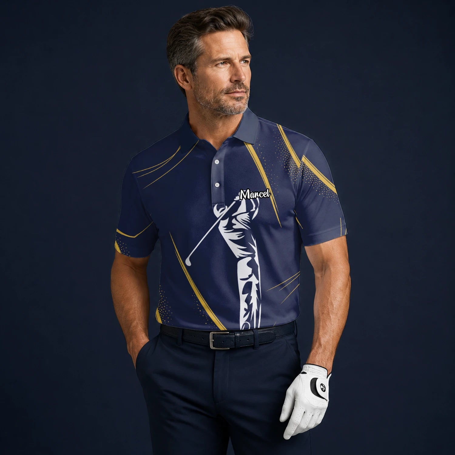 Personalisiertes Golf Poloshirt Marineblau Goldenes Golfer Schwung Silhouetten Design für Herren A1639