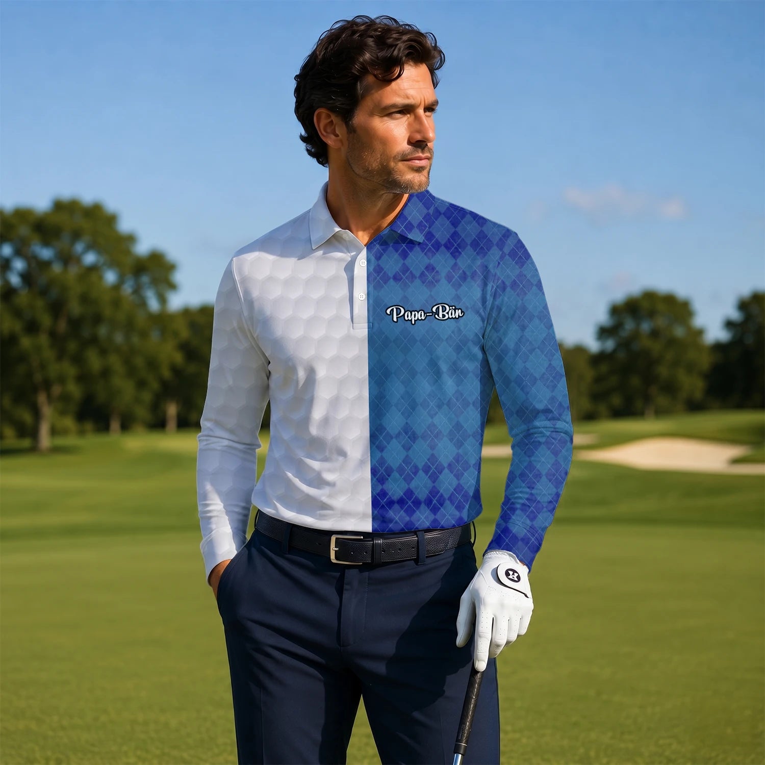 Personalisiertes Golf Poloshirt in Weiß-Blau mit Rautenmuster und Golfball-Textur für Herren X5072